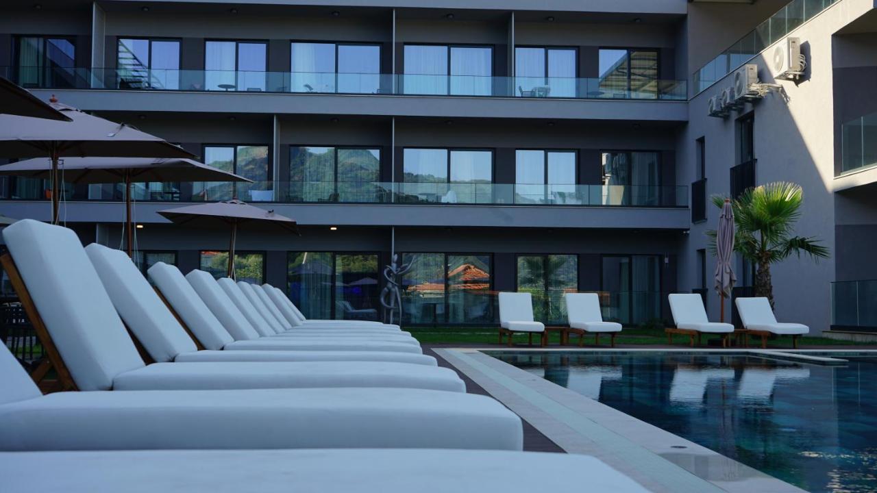 تيفات Royal Blue Resort & Residences المظهر الخارجي الصورة